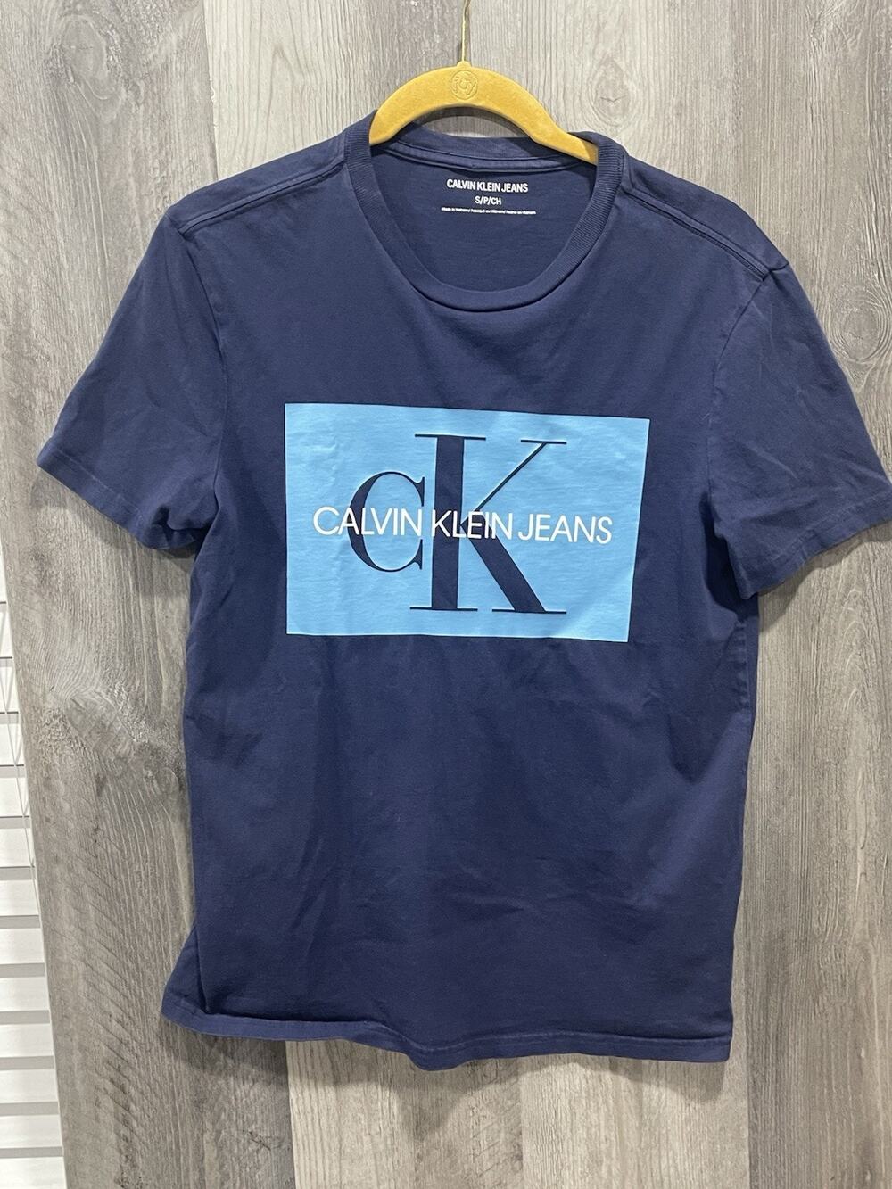 Calvin Klein Men's T Shirt Size S